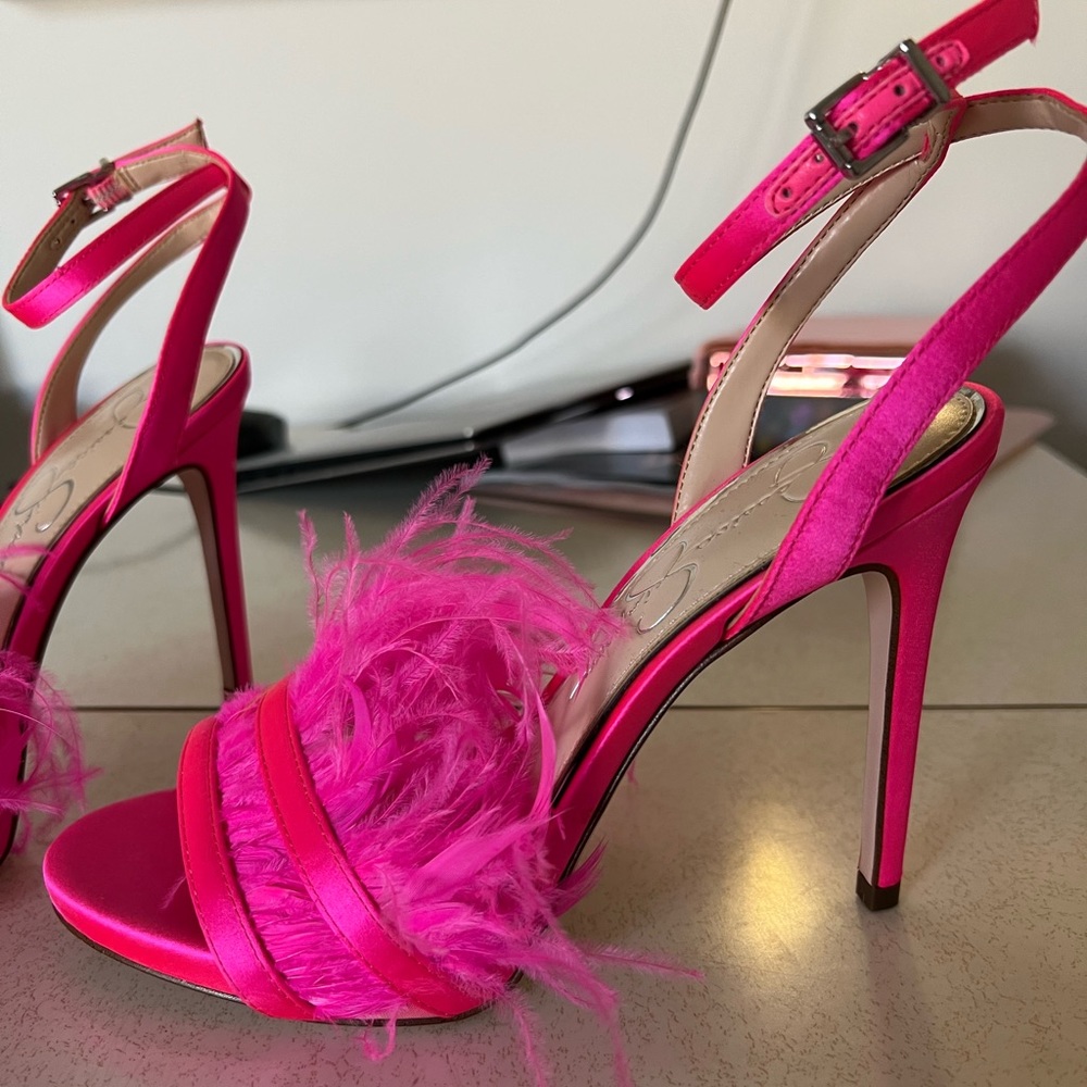Jessica Simpson - pink satin feather heels size 6.5